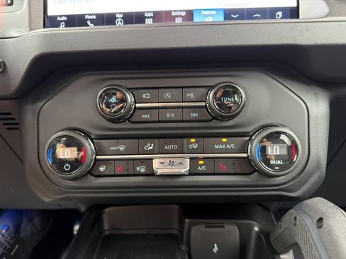 Used 2025 Ford Bronco Badlands AWD/4WD image 37