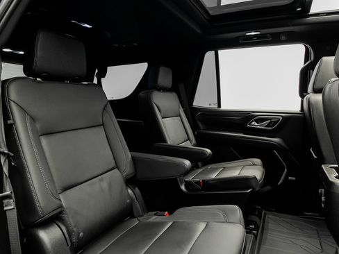 Used 2024 Chevrolet Tahoe Z71 w/ Luxury Package image 32