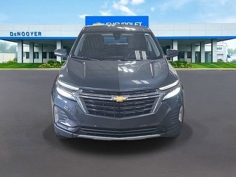 Used 2023 Chevrolet Equinox LT image 2