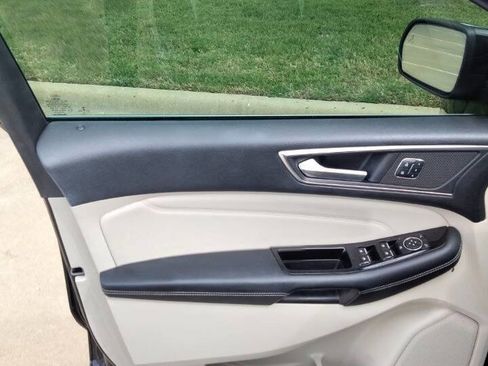 Used 2016 Ford Edge Titanium w/ Equipment Group 302A image 8