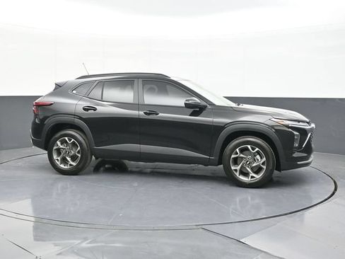 New 2026 Chevrolet Trax LT w/ Driver Confidence Package FWD image 13