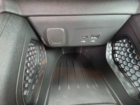 Used 2024 Chevrolet TrailBlazer LT FWD image 19
