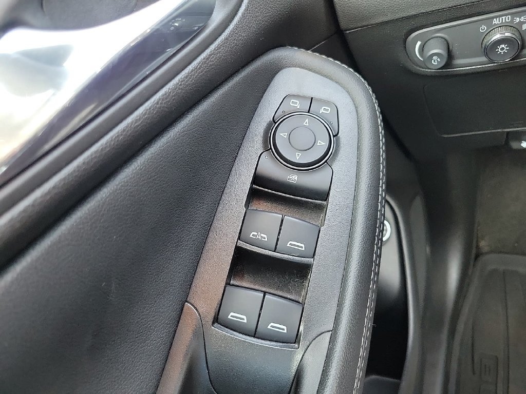 Used 2022 Buick Encore GX Essence w/ Experience Buick Package AWD/4WD image 14