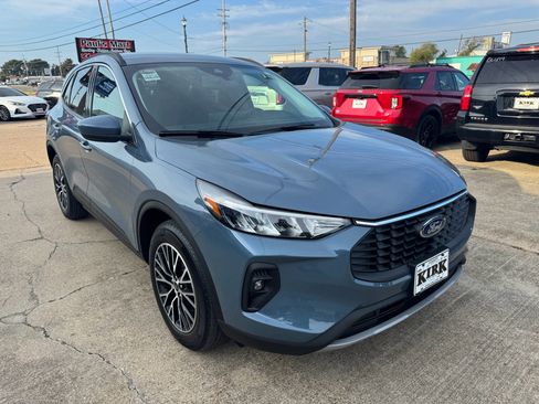 Used 2023 Ford Escape SE image 7