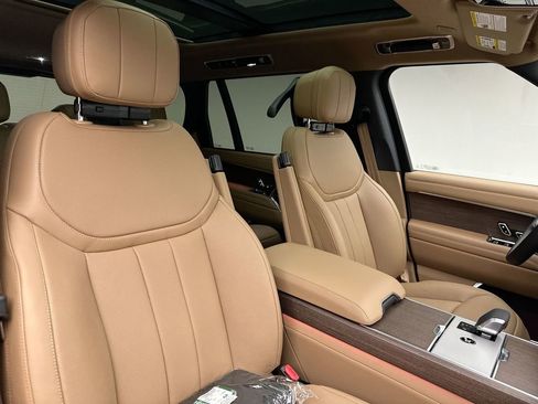 New 2026 Land Rover Range Rover Long Wheelbase SE image 14