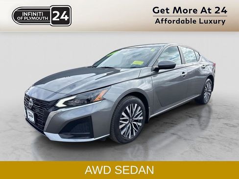 Used 2023 Nissan Altima 2.5 SV w/ SV Premium Package image 1