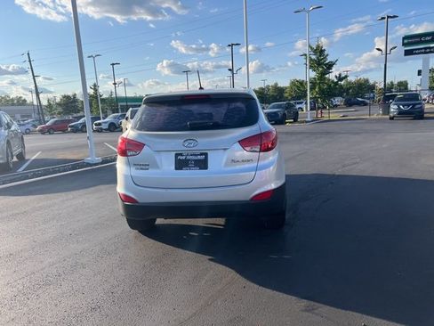 Used 2010 Hyundai Tucson GLS image 8