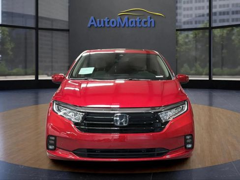 Used 2024 Honda Odyssey Touring image 2
