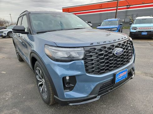 New 2026 Ford Explorer ST-Line image 2