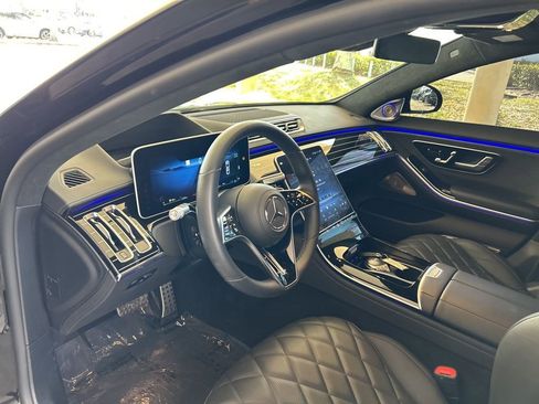 Used 2023 Mercedes-Benz S 580 4MATIC Sedan image 6