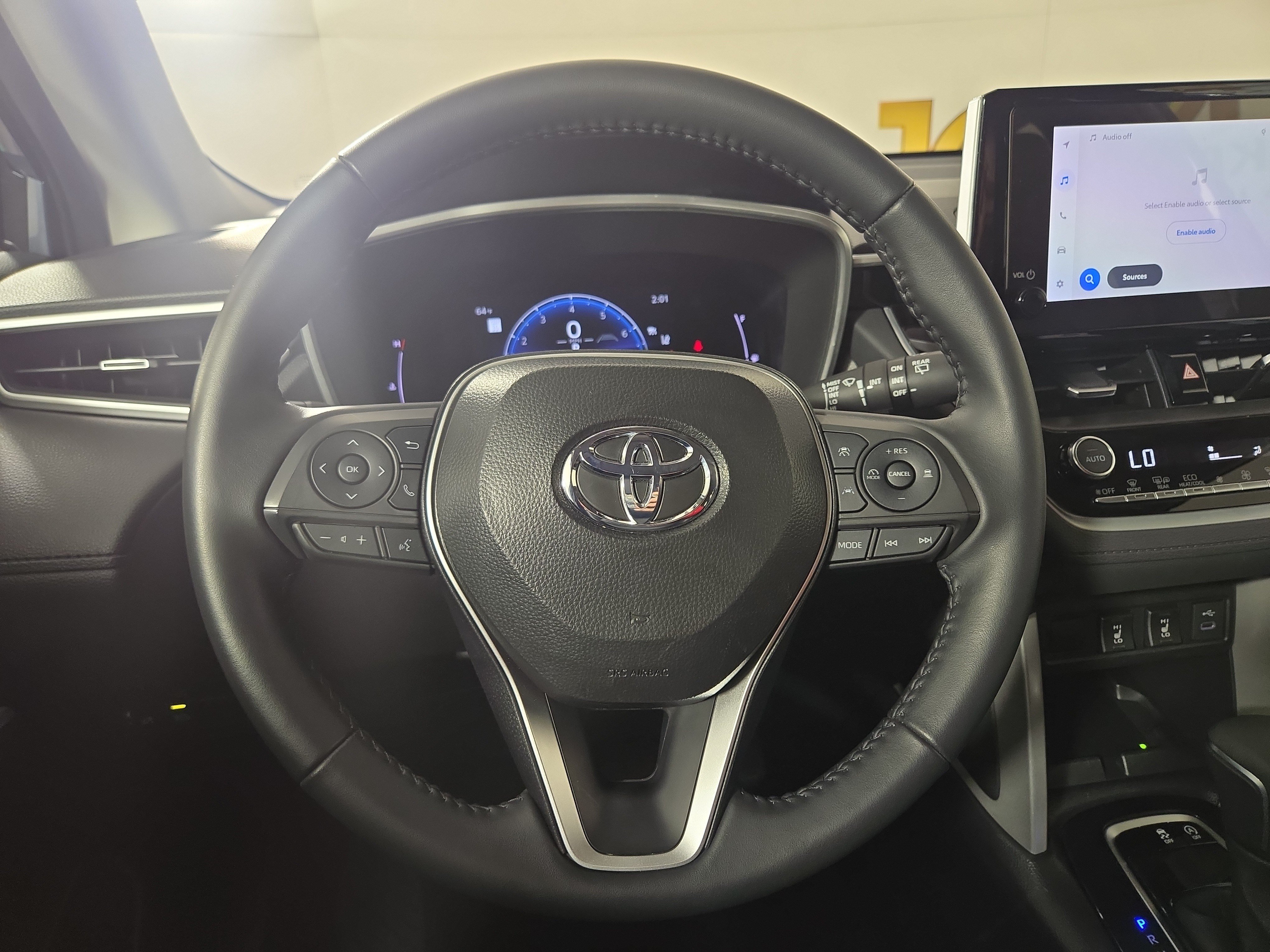 Used 2025 Toyota Corolla Cross XLE FWD image 14