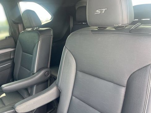 Used 2025 Buick Enclave Sport Touring AWD/4WD image 39