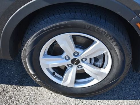 Certified 2023 Kia Sorento LX FWD image 11