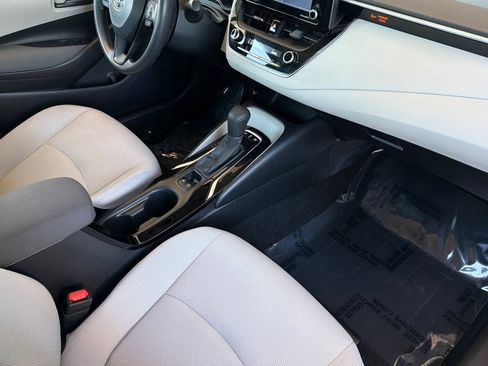 Certified 2022 Toyota Corolla LE FWD image 19