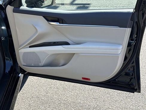Used 2020 Toyota Camry LE FWD image 8