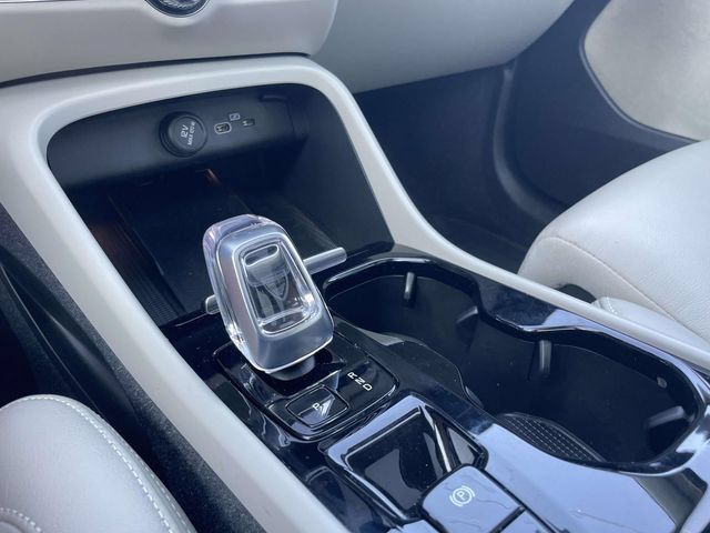 Certified 2023 Volvo XC40 B5 Ultimate w/ Protection Package Premier AWD/4WD image 30