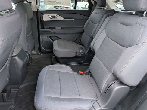 New 2026 Ford Explorer Active AWD/4WD image 8