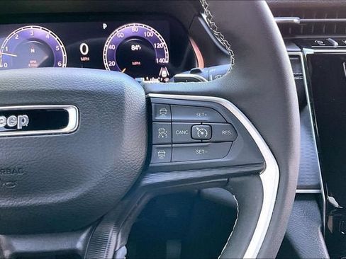 Used 2024 Jeep Grand Cherokee Altitude AWD/4WD image 21