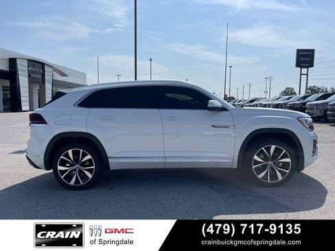 Used 2025 Volkswagen Atlas Cross Sport SEL Premium R-Line AWD/4WD image 9