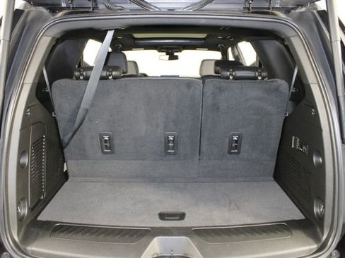 Used 2021 Chevrolet Tahoe LT w/ LT Signature Package image 23