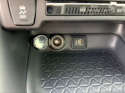 Used 2025 Toyota RAV4 LE image 31