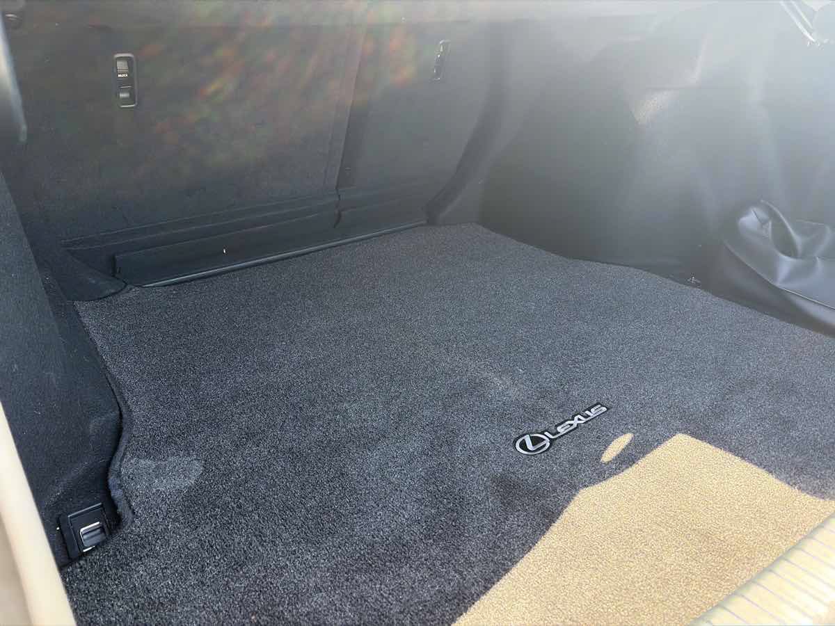 Used 2017 Lexus IS 200t w/ Navigation System Package RWD image 19