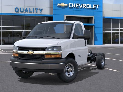 New 2025 Chevrolet Express 3500 w/ Power Convenience Package RWD image 30