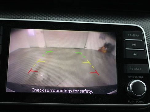 Used 2018 Nissan Kicks SV image 27