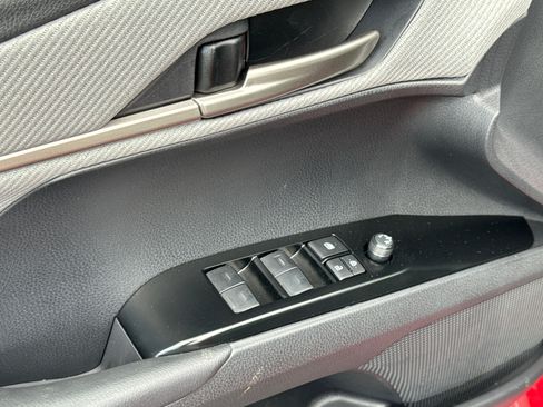 Used 2026 Toyota Camry SE FWD image 30