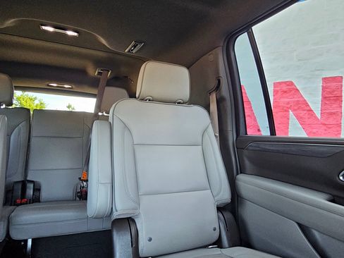 Used 2021 GMC Yukon XL SLT w/ SLT Premium Package AWD/4WD image 26