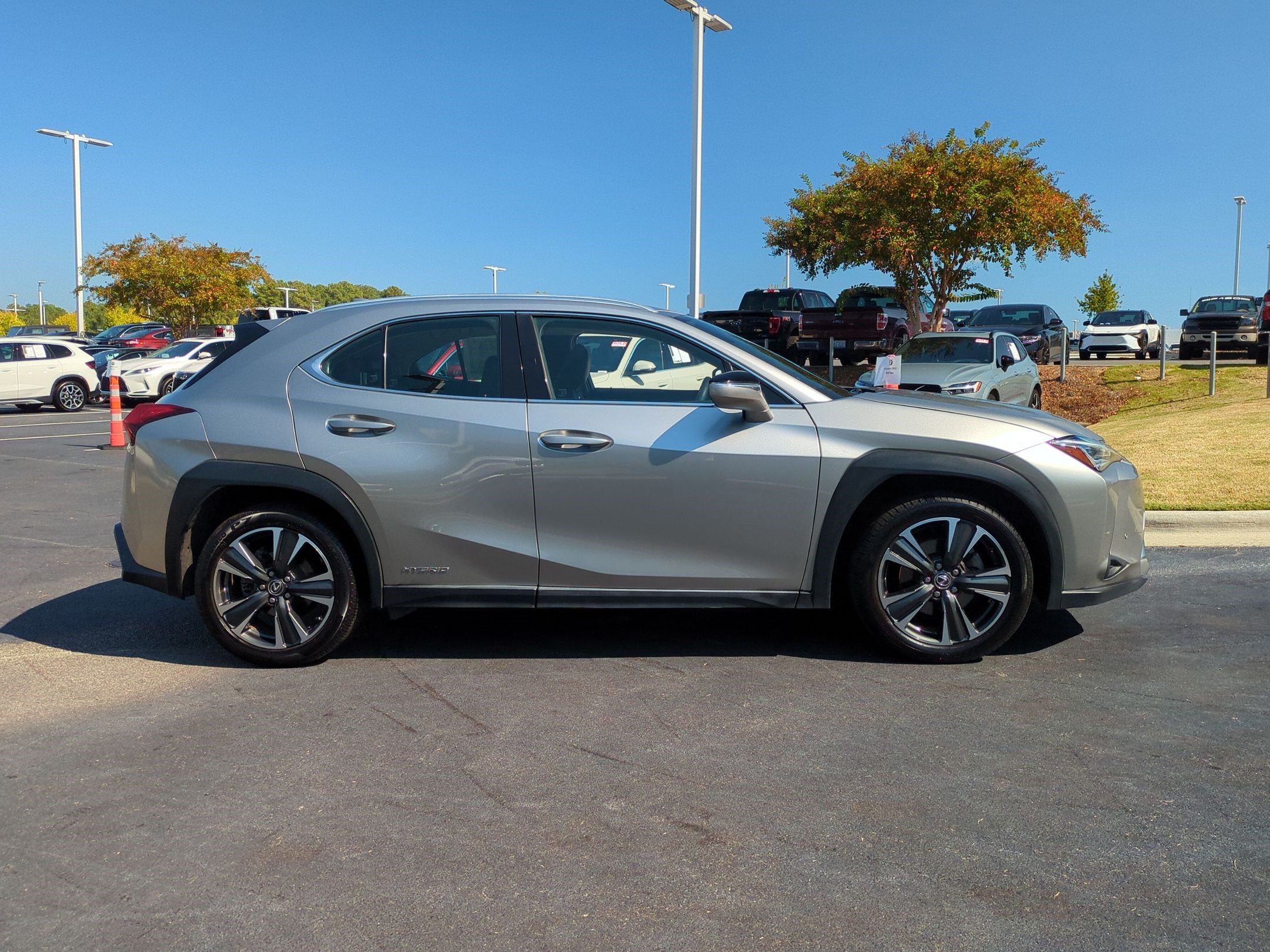 Used 2020 Lexus UX 250h w/ Premium Package AWD/4WD image 11