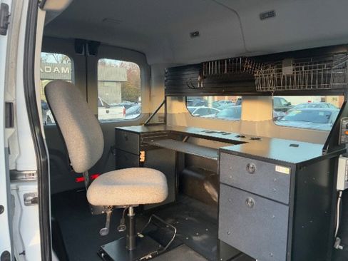 Used 2018 Ford Transit 150 XLT image 17