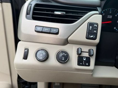 Used 2019 GMC Yukon Denali w/ Open Road Package AWD/4WD image 21