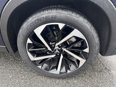 Used 2023 Mitsubishi Outlander SE image 19