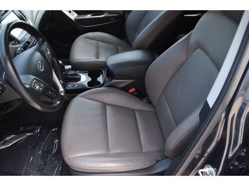 Used 2017 Hyundai Santa Fe SE image 13