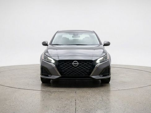 Used 2025 Nissan Altima 2.5 SV FWD image 2