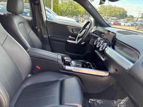 Used 2023 Mercedes-Benz EQB 250+ image 11