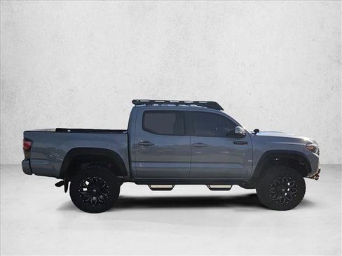Used 2017 Toyota Tacoma TRD Pro image 4
