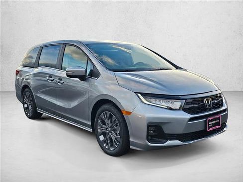 New 2026 Honda Odyssey Touring image 3