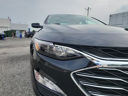 Used 2024 Chevrolet Malibu LT FWD image 9
