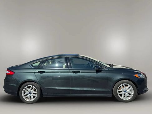 Used 2015 Ford Fusion SE FWD image 6