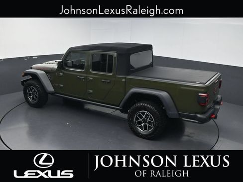 Used 2024 Jeep Gladiator Rubicon w/ Convenience Group AWD/4WD image 27