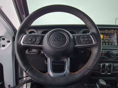 Used 2023 Jeep Wrangler Altitude image 28