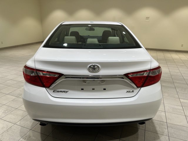 Used 2017 Toyota Camry XLE FWD image 4
