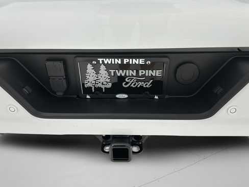Used 2023 GMC Sierra 1500 AT4 w/ Technology Package AWD/4WD image 8