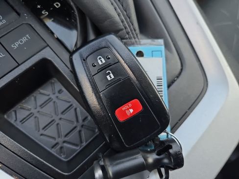 Used 2024 Toyota RAV4 XLE FWD image 30