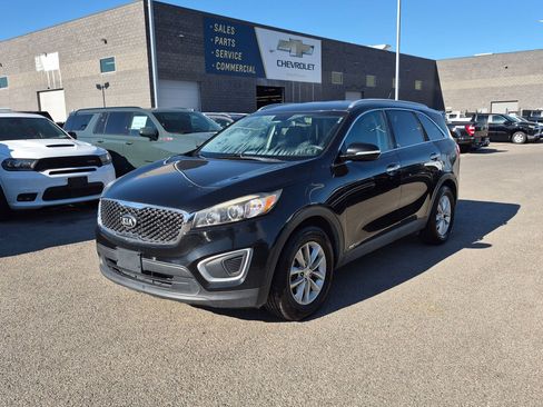 Used 2018 Kia Sorento LX AWD/4WD image 8