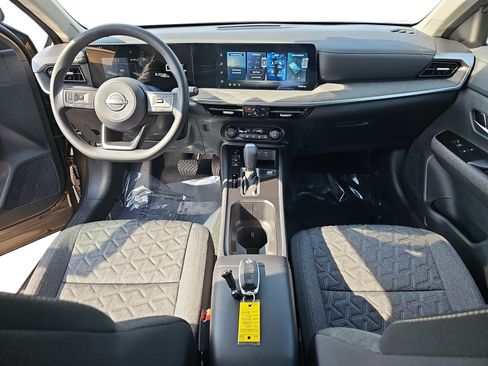 Used 2026 Nissan Kicks SV w/ Charging Package FWD image 10