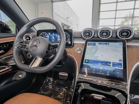 Used 2024 Mercedes-Benz CLE 300 4MATIC Cabriolet image 21