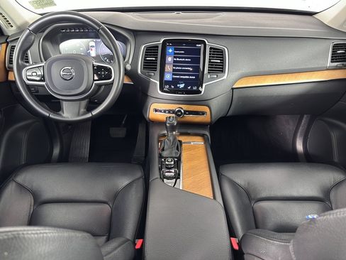 Used 2021 Volvo XC90 T6 Momentum w/ Protection Package Premier AWD/4WD image 17